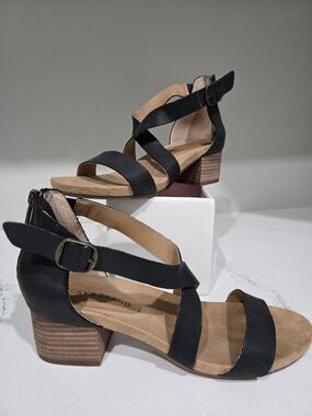 Lucky Brand Boho Chic Black Zipper Back Leather Strap Chunky Heel Sandals Sz 7.5